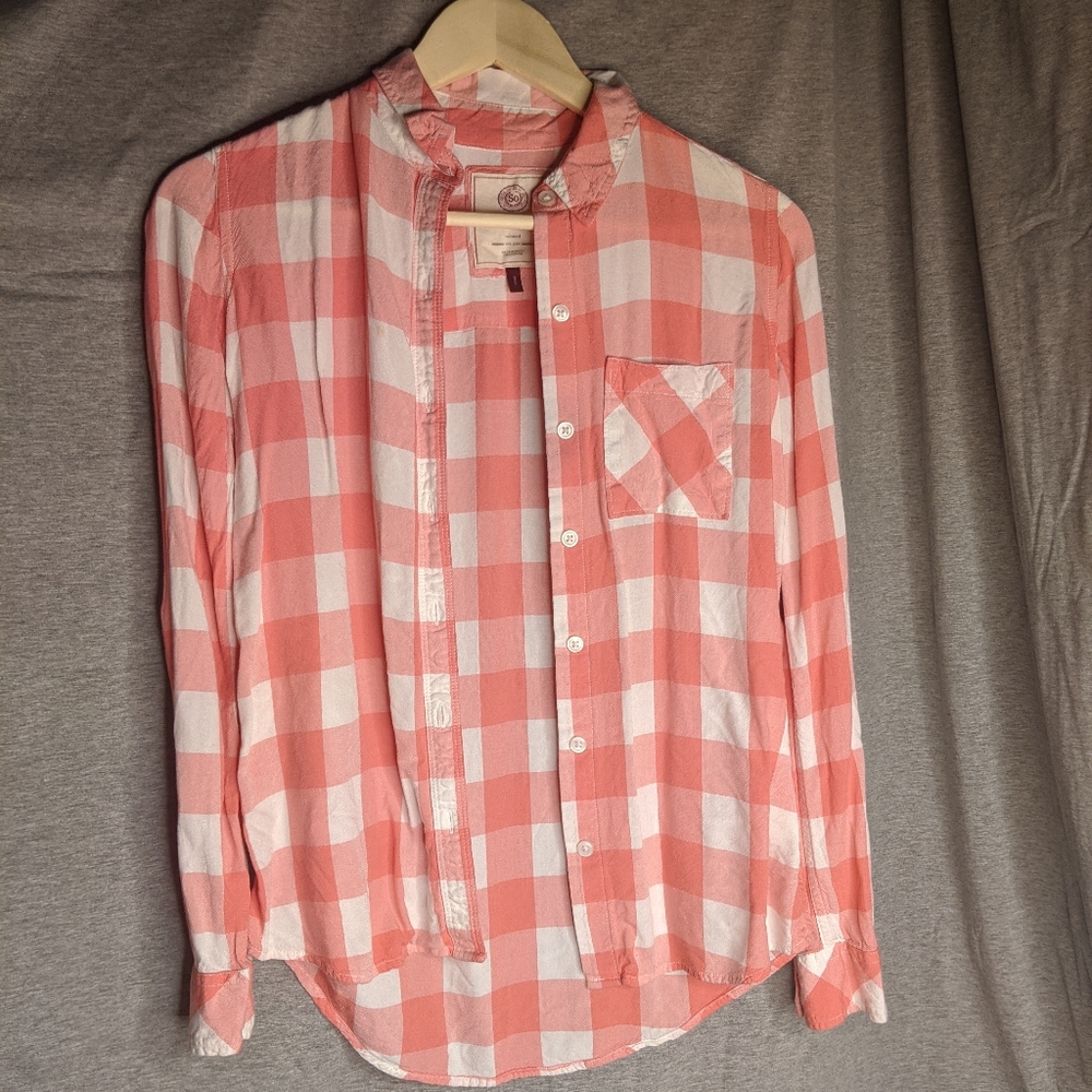 SO Perfect Shirt 💕 Pink Plaid Lightweight Flannel